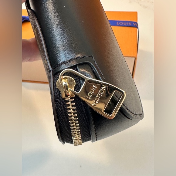 Brand New! Authentic Louis Vuitton Sunglasses Pouch GM - Picture 10 of 16